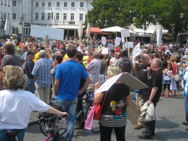 02. Juli 2013 Demo und Stadtratsitzung