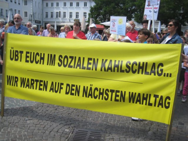 02. Juli 2013 Demo und Stadtratsitzung