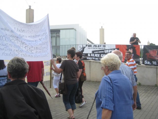 02. Juli 2013 Demo und Stadtratsitzung
