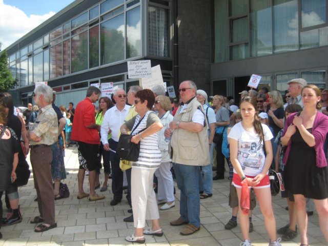 02. Juli 2013 Demo und Stadtratsitzung