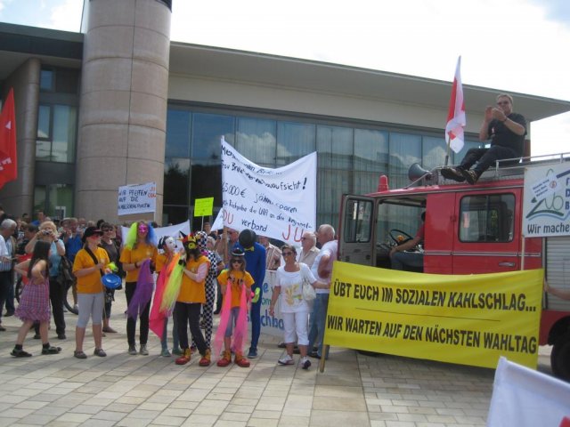 02. Juli 2013 Demo und Stadtratsitzung
