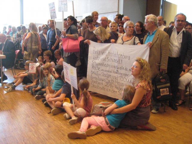 02. Juli 2013 Demo und Stadtratsitzung