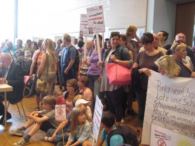 02. Juli 2013 Demo und Stadtratsitzung
