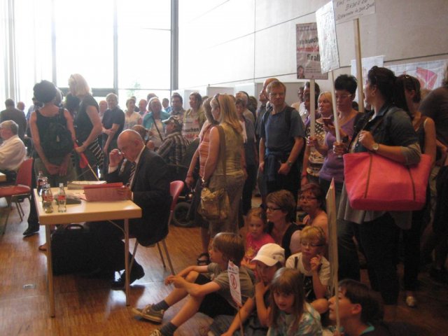 02. Juli 2013 Demo und Stadtratsitzung
